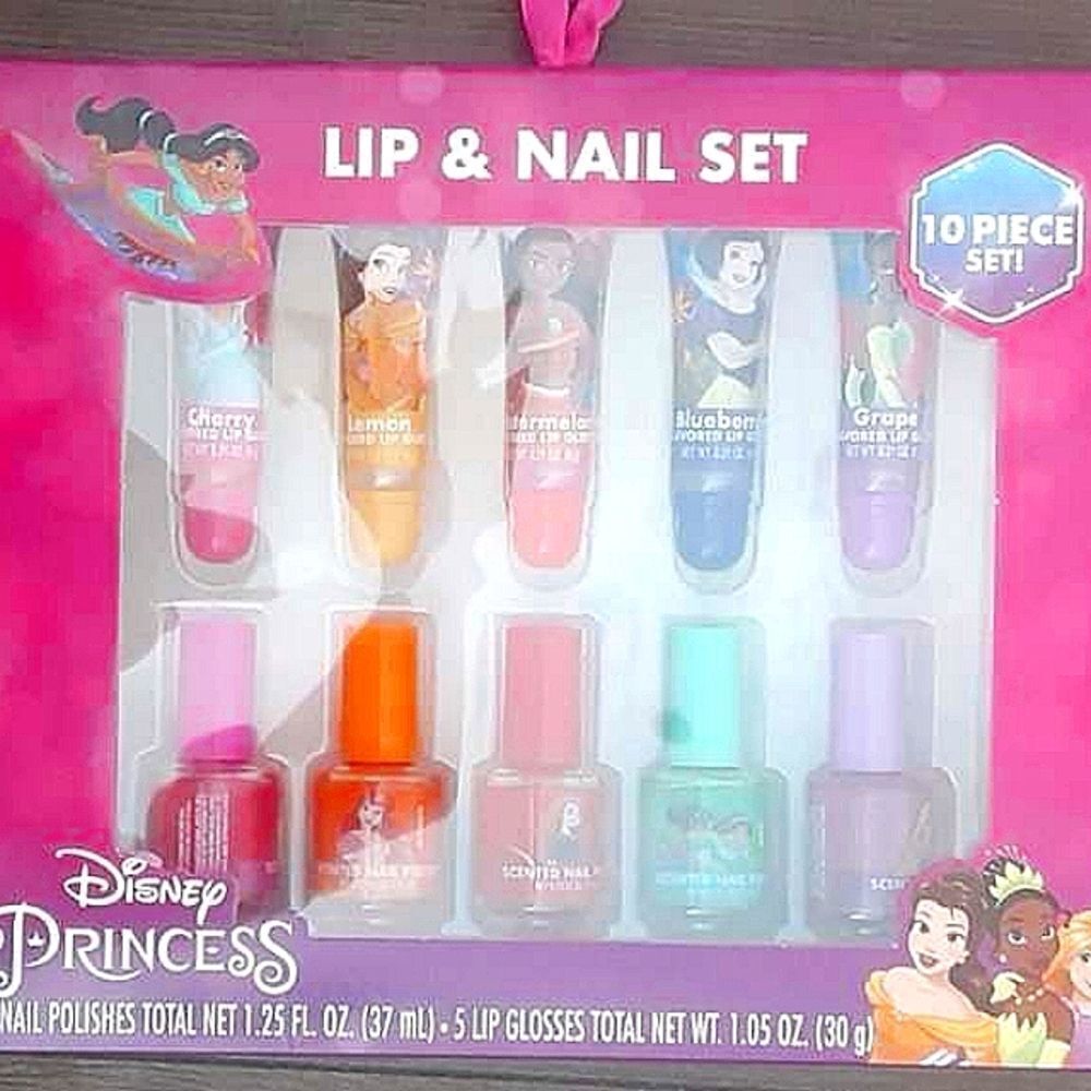 New Disney Princess Lip & Nail Set